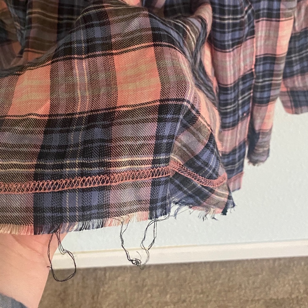Distressed buckle flannel - Picture 2 of 4